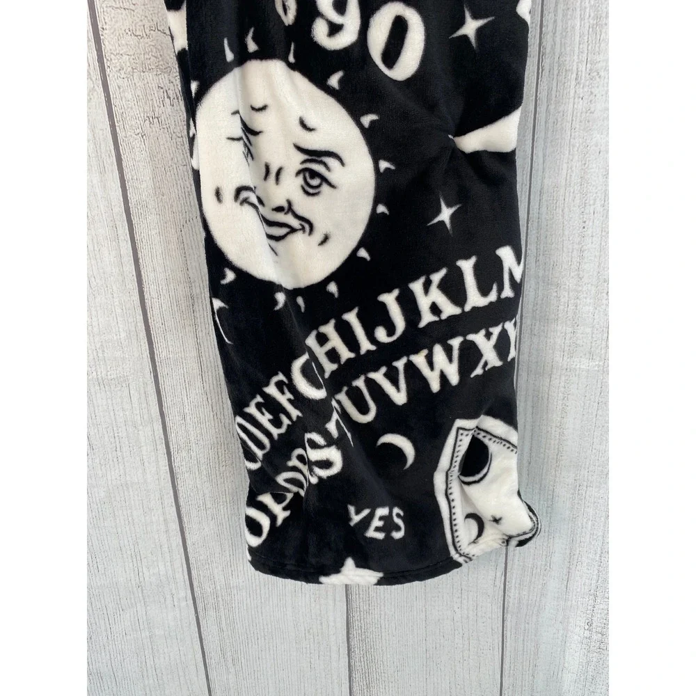 Deco plush throw